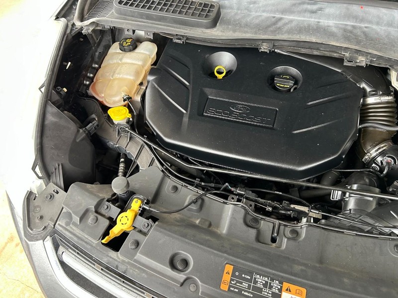 Ford Escape Vehicle Full-screen Gallery Image 10