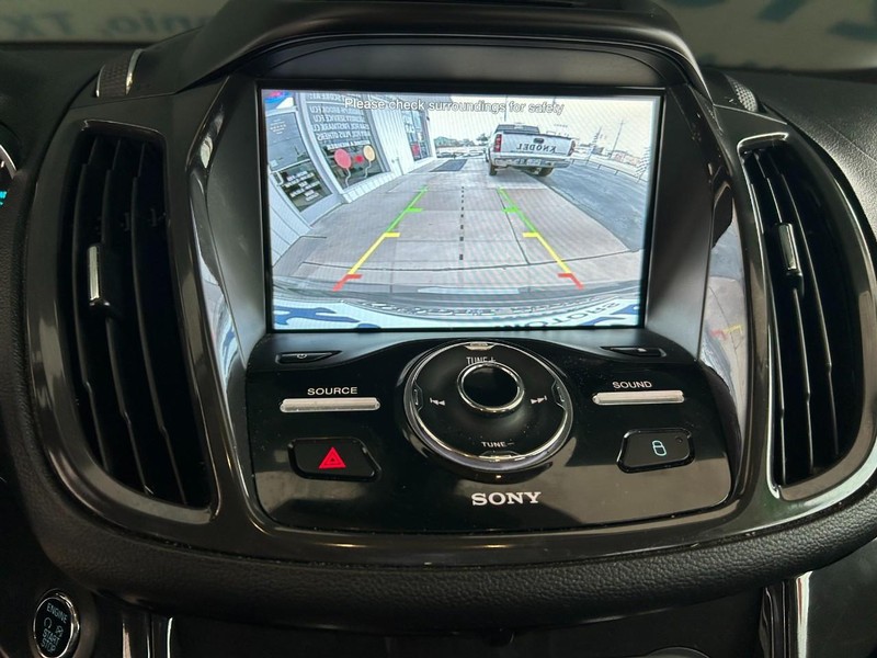 Ford Escape Vehicle Full-screen Gallery Image 13