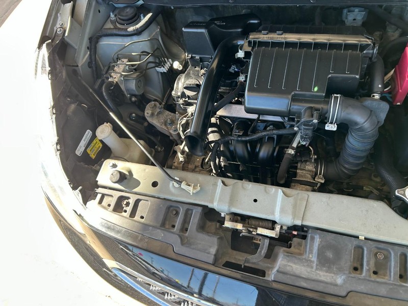 Mitsubishi Mirage Vehicle Full-screen Gallery Image 09