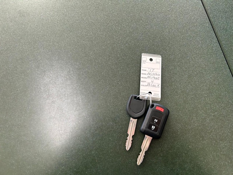 Mitsubishi Mirage Vehicle Full-screen Gallery Image 13