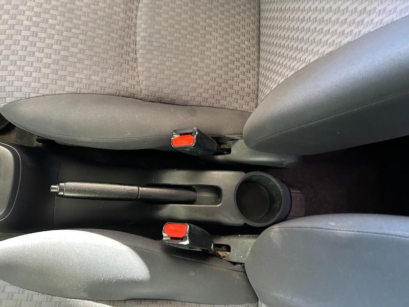 Mitsubishi Mirage Vehicle Full-screen Gallery Image 16