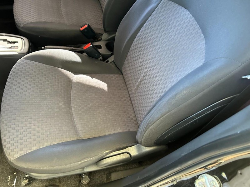 Mitsubishi Mirage Vehicle Full-screen Gallery Image 17