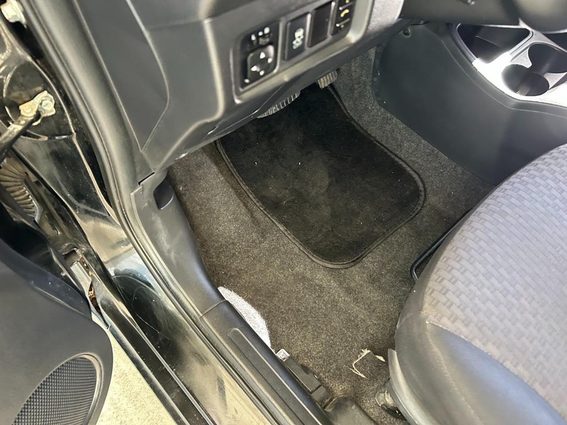 Mitsubishi Mirage Vehicle Full-screen Gallery Image 19