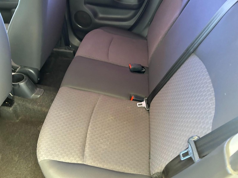 Mitsubishi Mirage Vehicle Full-screen Gallery Image 21