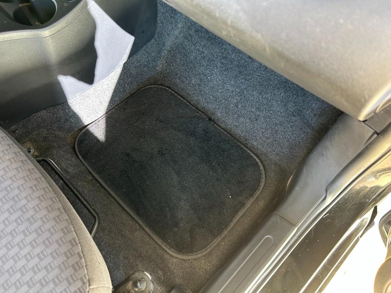 Mitsubishi Mirage Vehicle Full-screen Gallery Image 22