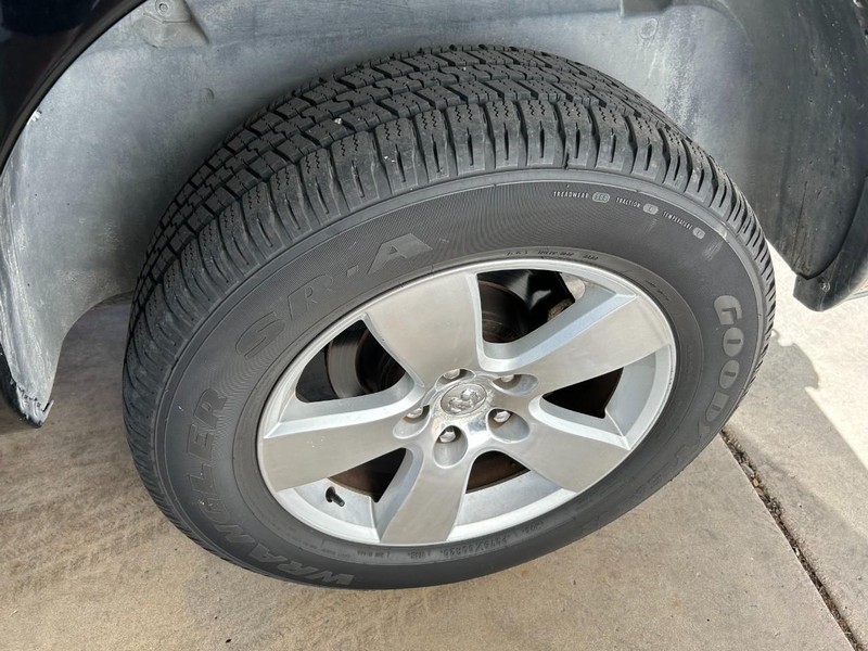 Ram 1500 Vehicle Full-screen Gallery Image 08