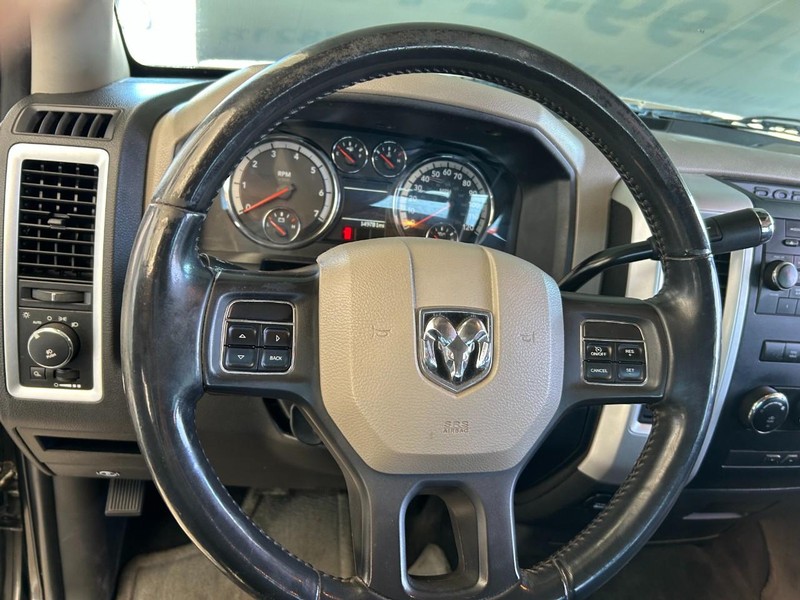 Ram 1500 Vehicle Full-screen Gallery Image 12