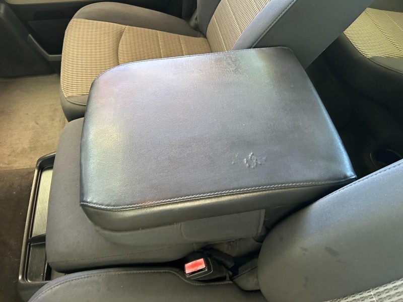 Ram 1500 Vehicle Full-screen Gallery Image 14