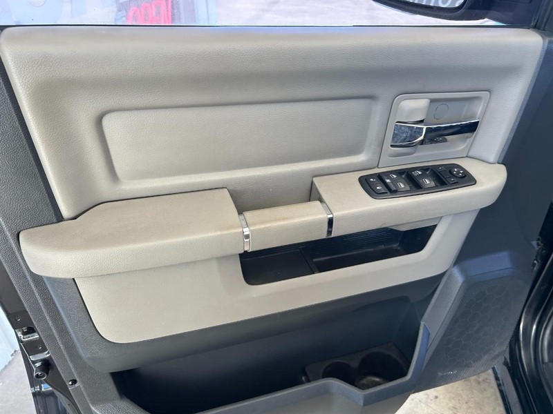 Ram 1500 Vehicle Full-screen Gallery Image 17