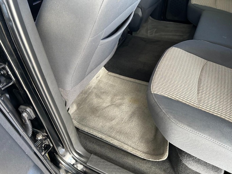 Ram 1500 Vehicle Full-screen Gallery Image 18