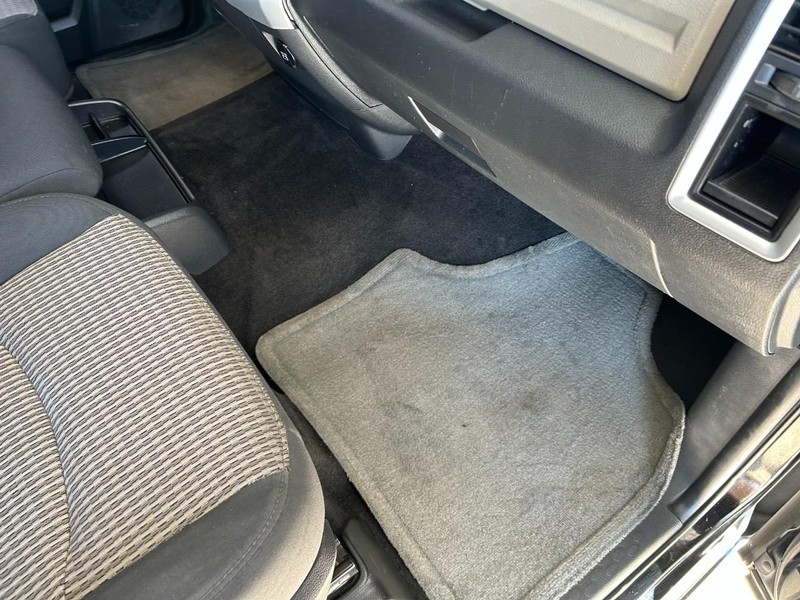 Ram 1500 Vehicle Full-screen Gallery Image 23