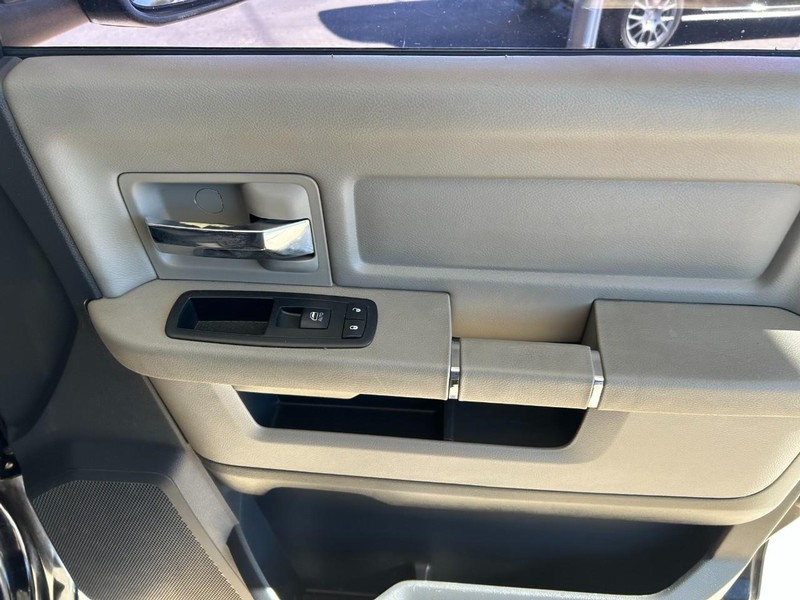 Ram 1500 Vehicle Full-screen Gallery Image 24