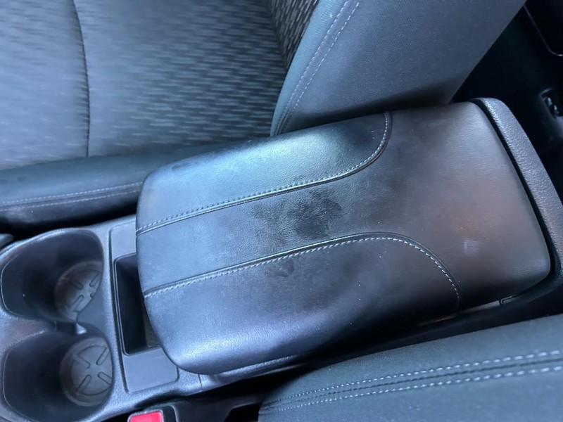 Nissan Rogue Vehicle Full-screen Gallery Image 15