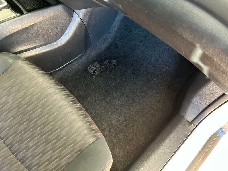 Nissan Rogue Vehicle Full-screen Gallery Image 24