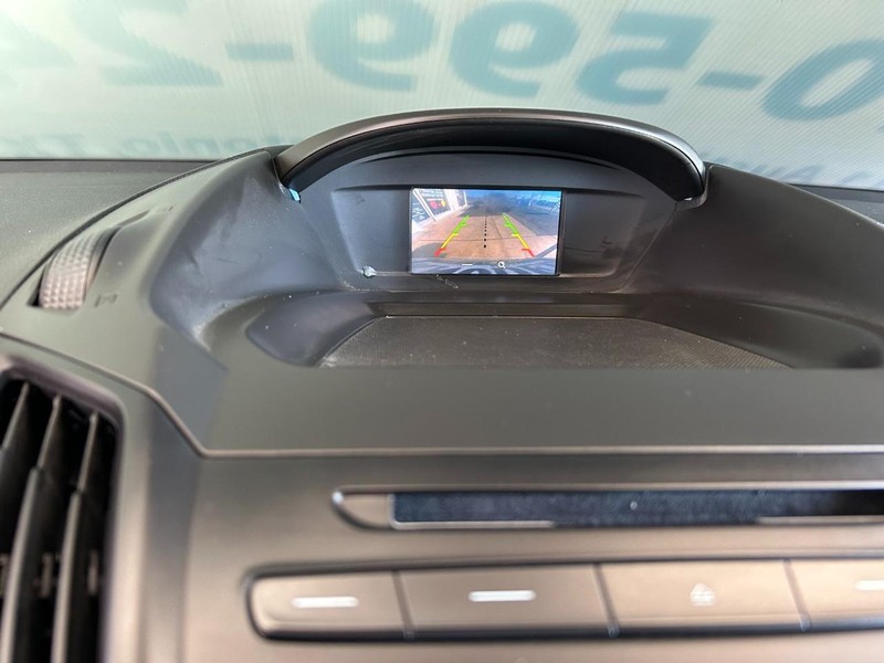 Ford Escape Vehicle Full-screen Gallery Image 13