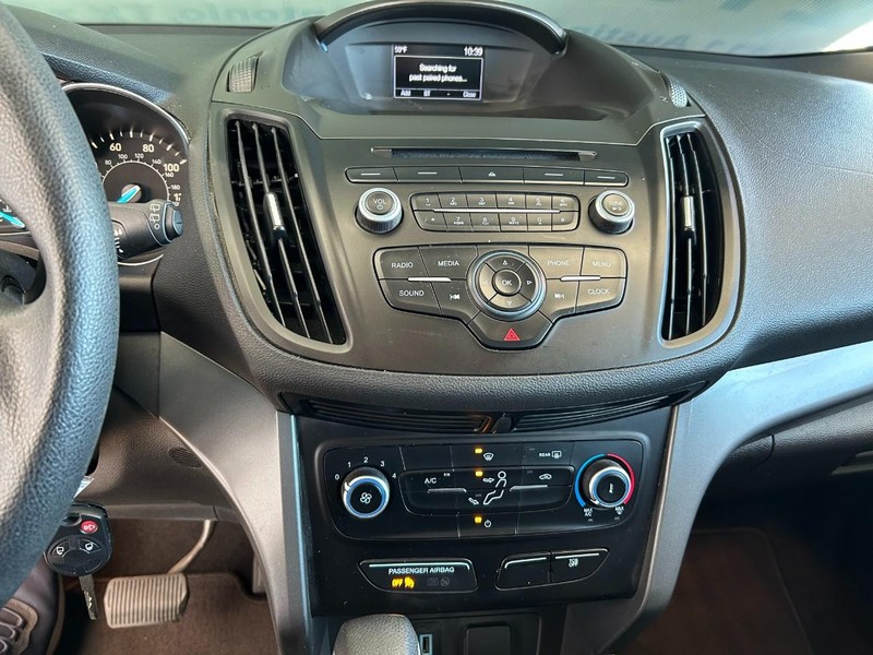 Ford Escape Vehicle Full-screen Gallery Image 14