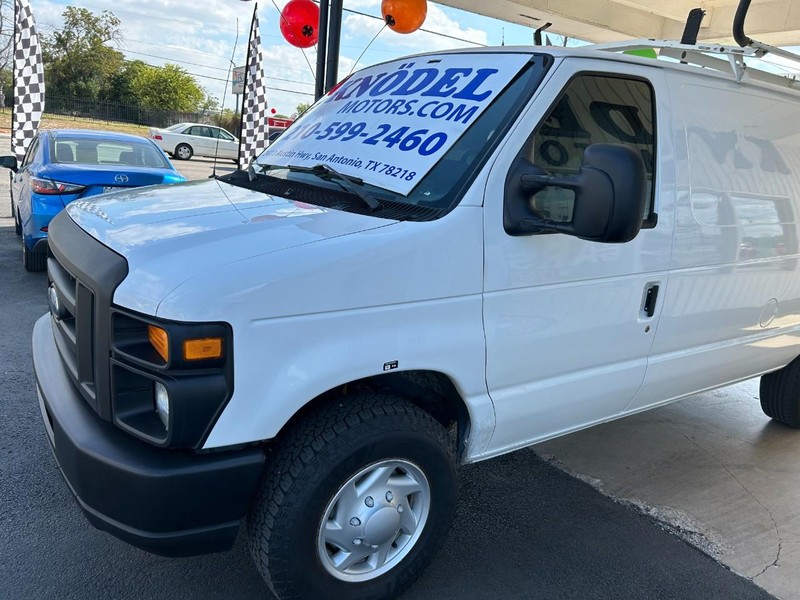 Ford Econoline Cargo Van Vehicle Full-screen Gallery Image 05