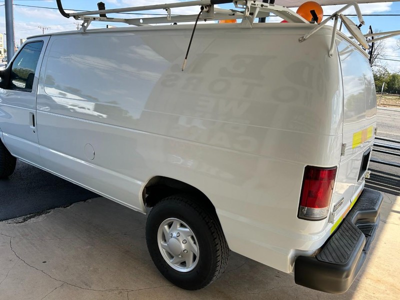 Ford Econoline Cargo Van Vehicle Full-screen Gallery Image 06