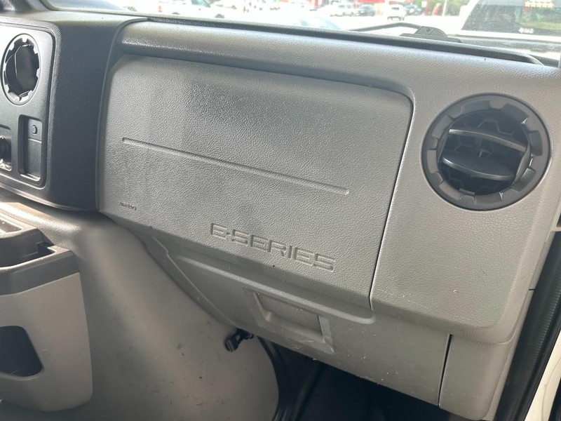 Ford Econoline Cargo Van Vehicle Full-screen Gallery Image 14