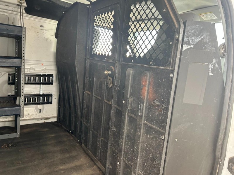 Ford Econoline Cargo Van Vehicle Full-screen Gallery Image 20