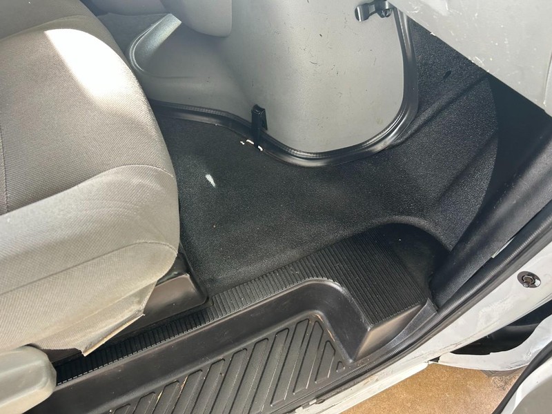 Ford Econoline Cargo Van Vehicle Full-screen Gallery Image 21