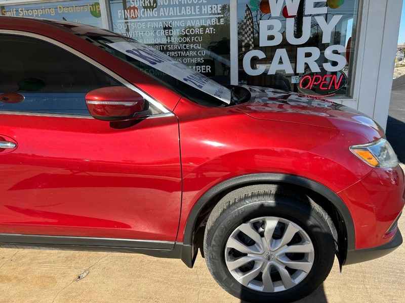 Nissan Rogue Vehicle Full-screen Gallery Image 04