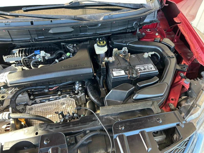 Nissan Rogue Vehicle Full-screen Gallery Image 12