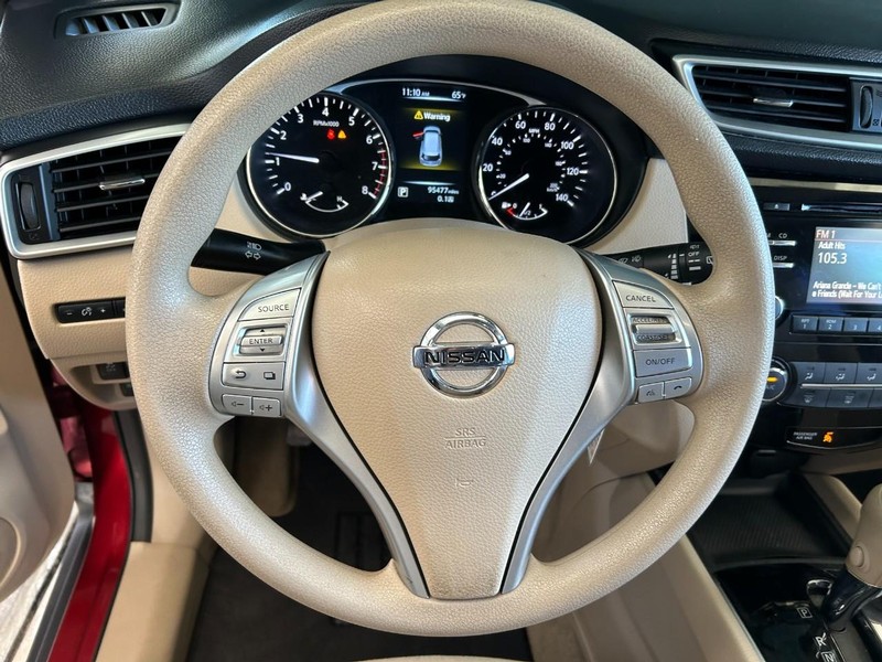 Nissan Rogue Vehicle Full-screen Gallery Image 14