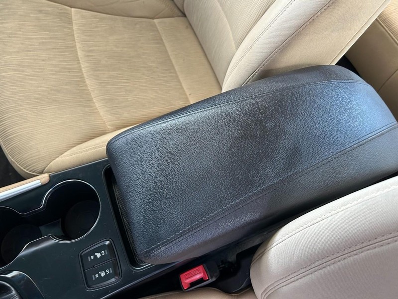 Hyundai Sonata Vehicle Full-screen Gallery Image 13