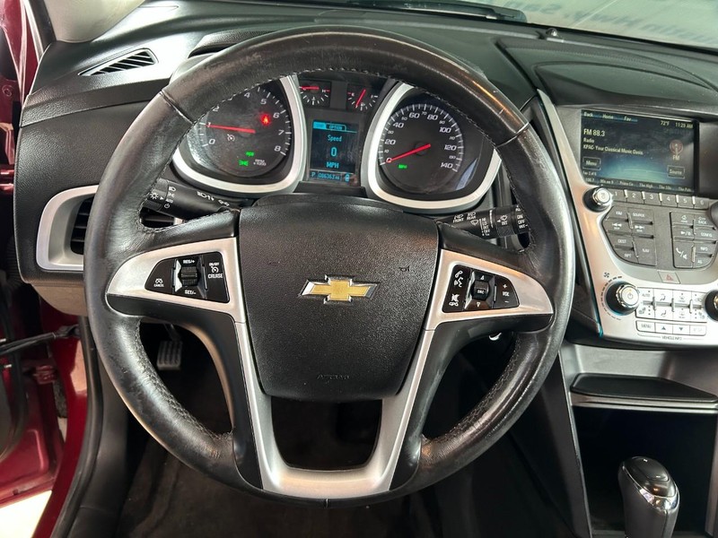 Chevrolet Equinox Vehicle Full-screen Gallery Image 12
