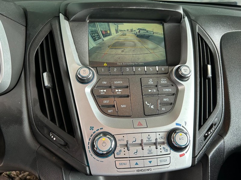 Chevrolet Equinox Vehicle Full-screen Gallery Image 13