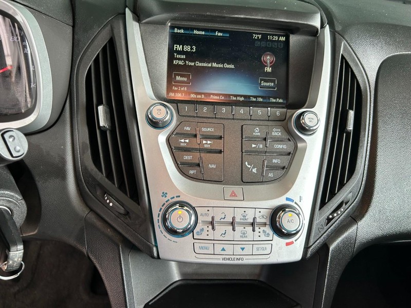 Chevrolet Equinox Vehicle Full-screen Gallery Image 14