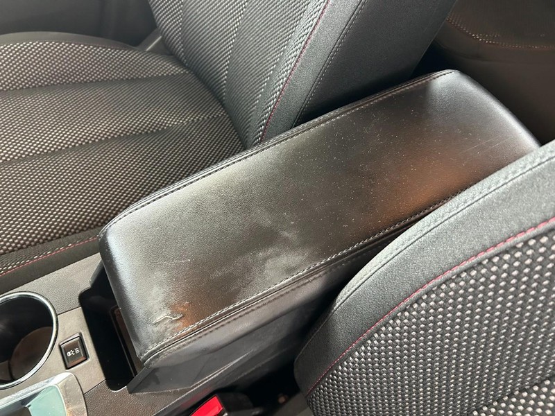 Chevrolet Equinox Vehicle Full-screen Gallery Image 16