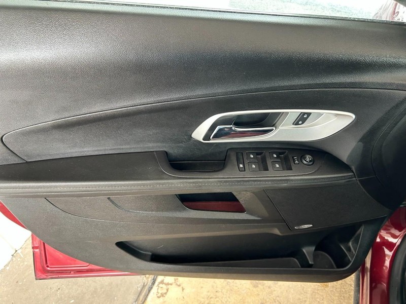 Chevrolet Equinox Vehicle Full-screen Gallery Image 21