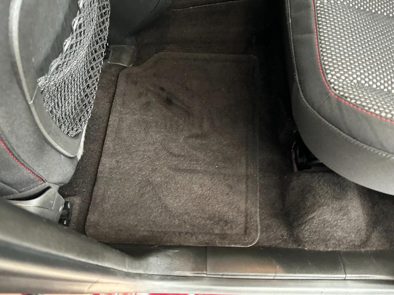 Chevrolet Equinox Vehicle Full-screen Gallery Image 23