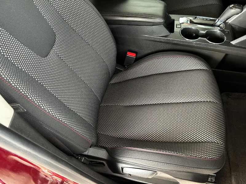 Chevrolet Equinox Vehicle Full-screen Gallery Image 27