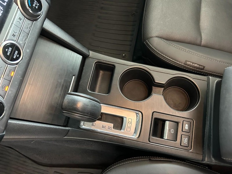 Subaru Outback Vehicle Full-screen Gallery Image 15