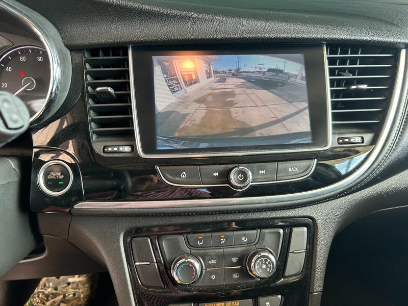 Buick Encore Vehicle Full-screen Gallery Image 13