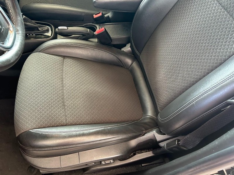 Buick Encore Vehicle Full-screen Gallery Image 17