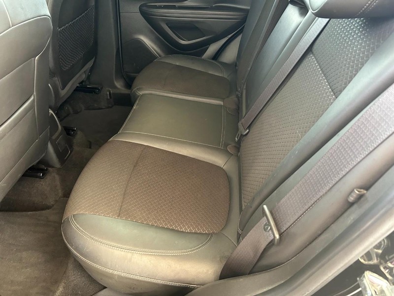 Buick Encore Vehicle Full-screen Gallery Image 19