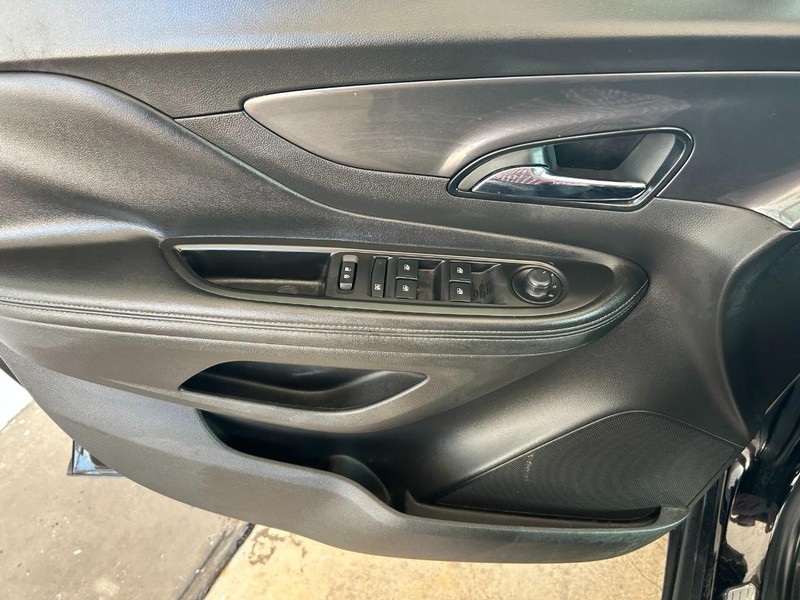 Buick Encore Vehicle Full-screen Gallery Image 20