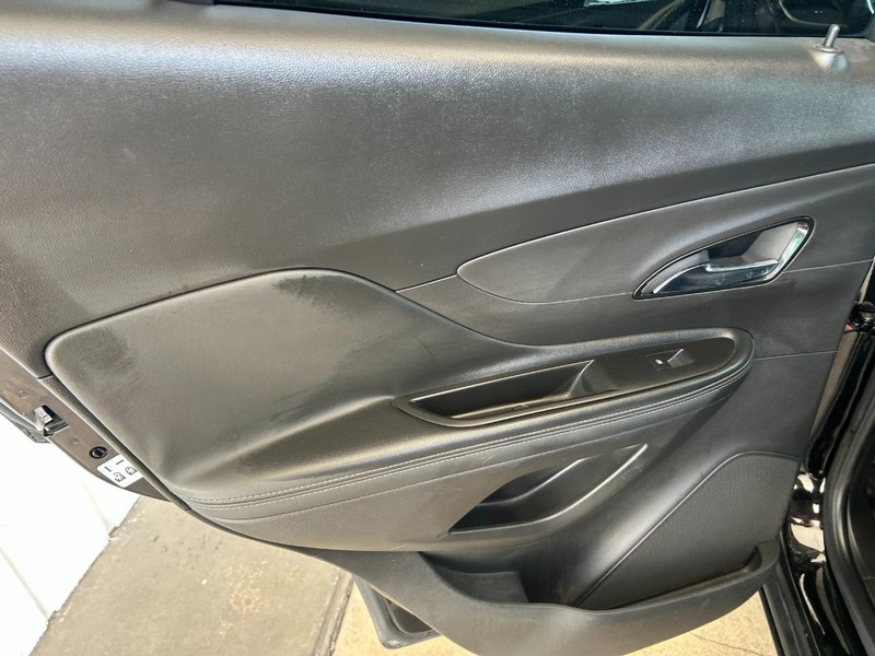 Buick Encore Vehicle Full-screen Gallery Image 24