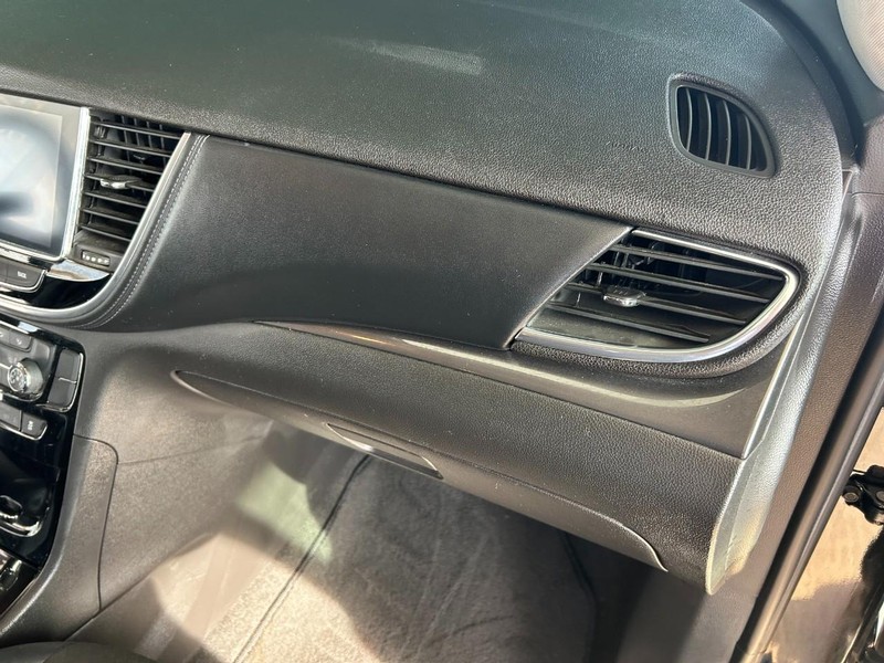 Buick Encore Vehicle Full-screen Gallery Image 26