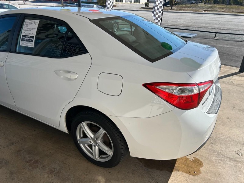 Toyota Corolla Vehicle Full-screen Gallery Image 06