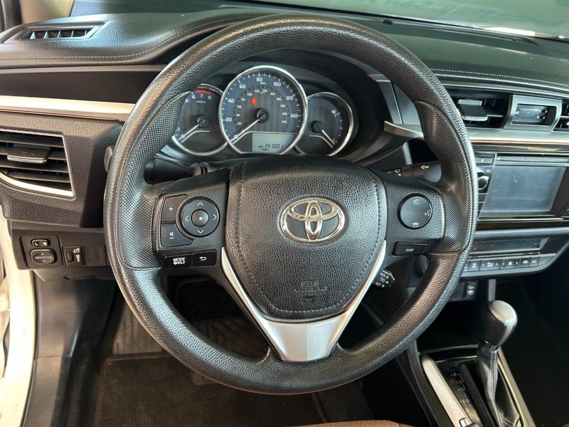 Toyota Corolla Vehicle Full-screen Gallery Image 12
