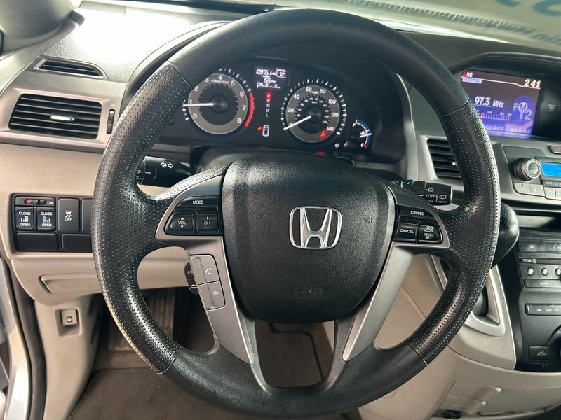 Honda Odyssey Vehicle Full-screen Gallery Image 11