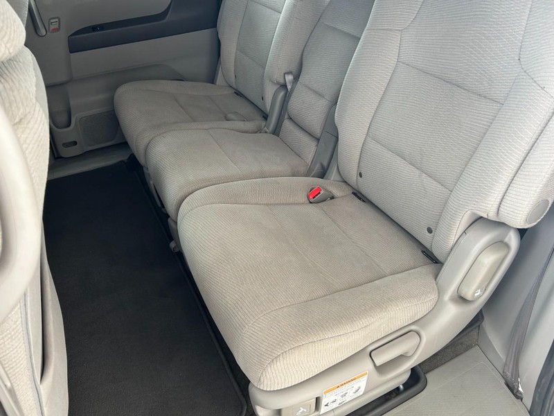 Honda Odyssey Vehicle Full-screen Gallery Image 17