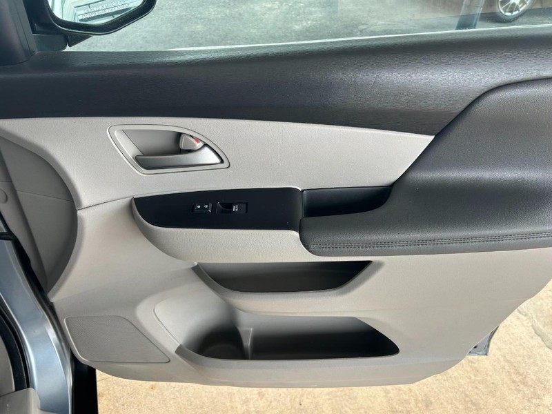Honda Odyssey Vehicle Full-screen Gallery Image 25
