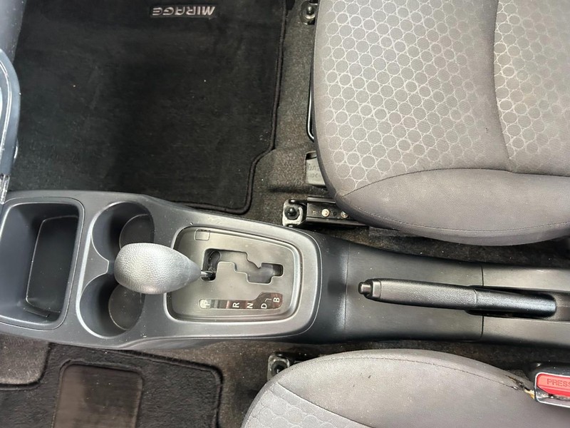 Mitsubishi Mirage Vehicle Full-screen Gallery Image 14