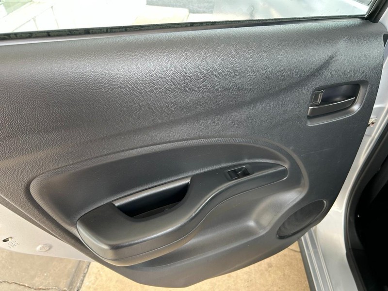 Mitsubishi Mirage Vehicle Full-screen Gallery Image 21